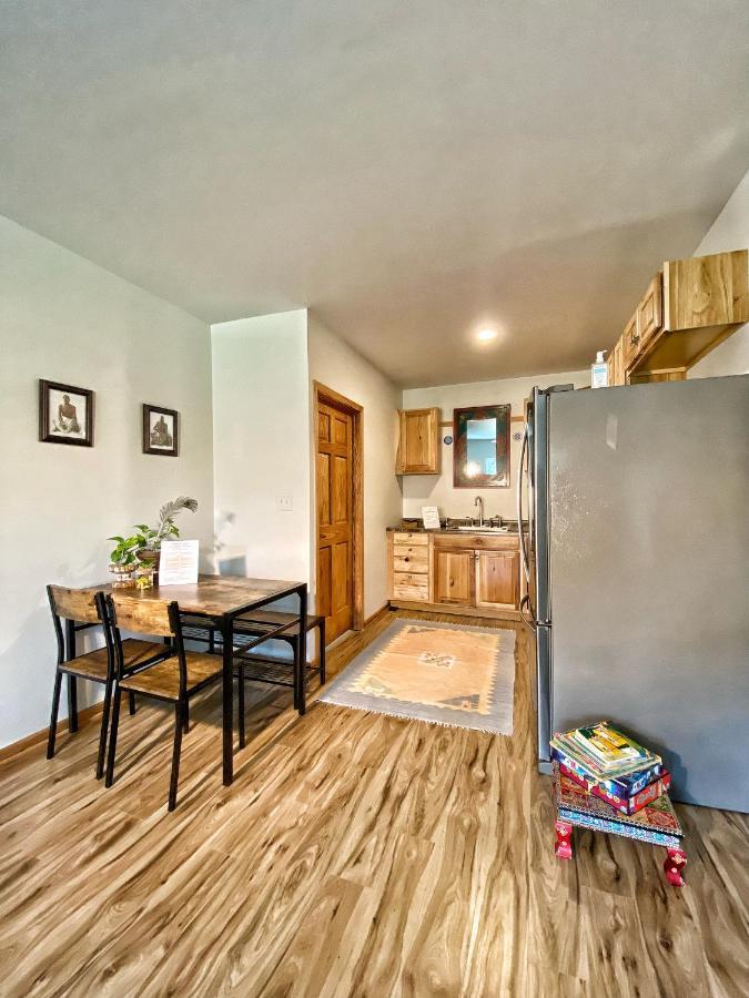 Giriraja Ashraya Apartment Moundsville Ngoại thất bức ảnh